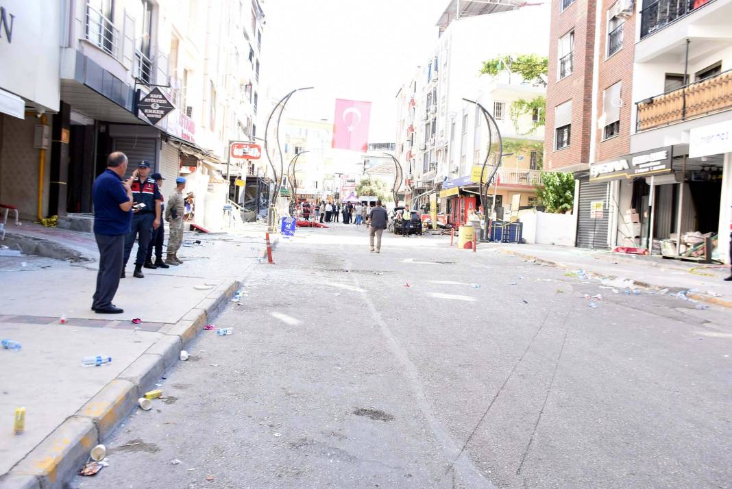 İzmir’deki faciada hasar tespit çalışmaları başladı 16